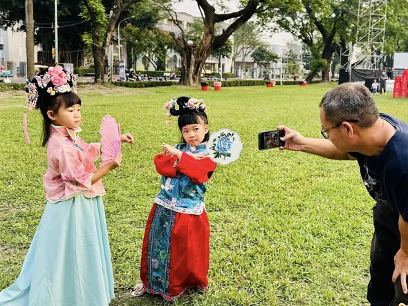 今明兩天在屏東體育館前，歡迎大朋友小朋友來玩！